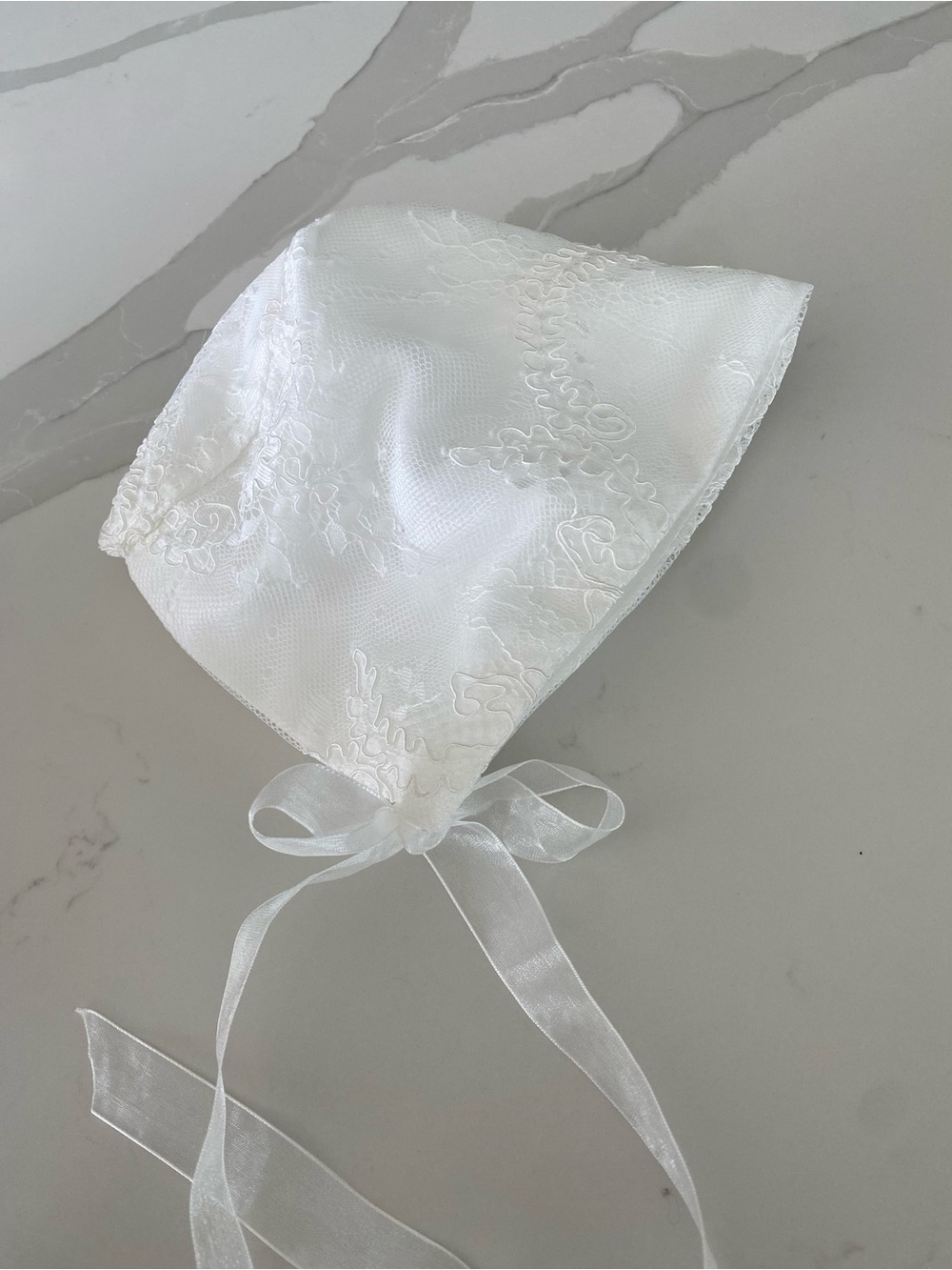 White Lace Infant Dress and Bonnet Set - Classic Baptism Attire - Picture 15 of 16
